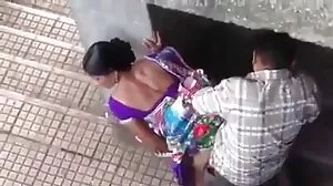 Οι Milfs διδάσκουν τις κόρες για το σεξ