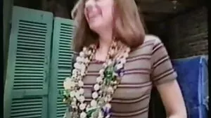 Bebi Cum Naste Se Un