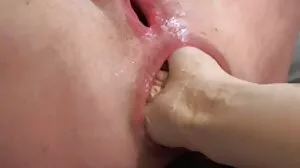 Το Amateur Milf απολαμβάνει πρωκτικό πρωκτικό